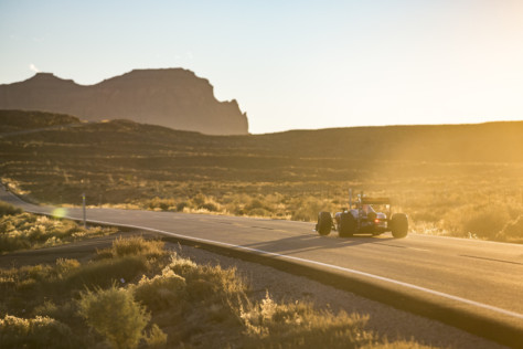 video-watch-this-f1-car-drive-across-america-2018-08-08_17-53-30_827751