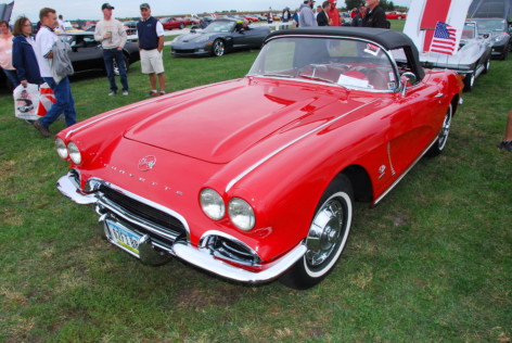 happy-anniversary-at-mid-americas-25th-annual-corvette-funfest-2018-09-27_23-51-50_799606