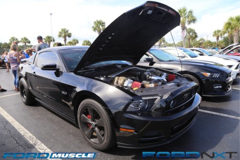 mustang-week-2018-kicks-off-with-a-gigantic-meet-n-greet-2018-09-05_03-35-32_188741