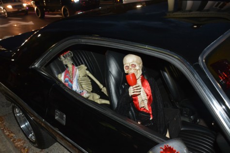 hot-rodders-cruise-into-halloween-in-3rd-annual-spooky-cruz-in-uptown-lexington-2018-10-24_17-48-26_388238