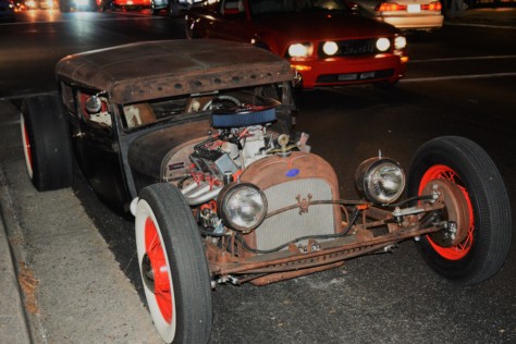 hot-rodders-cruise-into-halloween-in-3rd-annual-spooky-cruz-in-uptown-lexington-2018-10-24_17-48-45_957058