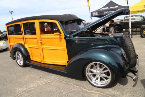 sammy-hagar-hosts-a-beach-bash-with-a-high-octane-car-show-2018-10-10_03-16-50_341995