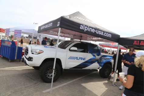 sammy-hagar-hosts-a-beach-bash-with-a-high-octane-car-show-2018-10-10_03-17-25_172207