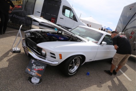 sammy-hagar-hosts-a-beach-bash-with-a-high-octane-car-show-2018-10-10_03-30-09_938769