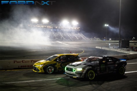 vaughn-gittin-jr-slides-to-victory-at-the-formula-drift-finals-2018-10-22_01-05-32_424429