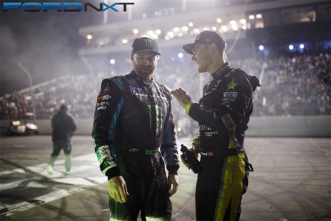 vaughn-gittin-jr-slides-to-victory-at-the-formula-drift-finals-2018-10-22_01-05-41_001250