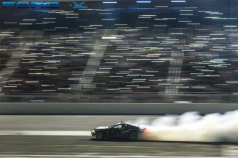 vaughn-gittin-jr-slides-to-victory-at-the-formula-drift-finals-2018-10-22_01-07-10_232807