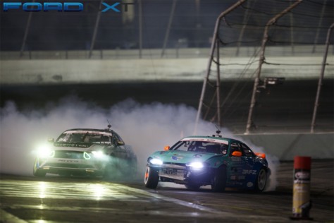 vaughn-gittin-jr-slides-to-victory-at-the-formula-drift-finals-2018-10-22_01-08-18_391109