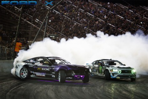 vaughn-gittin-jr-slides-to-victory-at-the-formula-drift-finals-2018-10-22_01-10-33_850552
