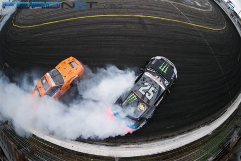 vaughn-gittin-jr-slides-to-victory-at-the-formula-drift-finals-2018-10-22_01-10-54_256867