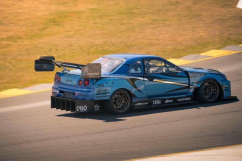 Video: Matt Longhurst Manhandles A 1,250-HP R34 GT-R In The Rain!