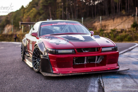 Video: Grip-Tuned Nissan RPS13 Hauls Around Ebisu West