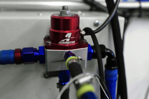 Video: How A Fuel Pressure Regulator Works With EFI University