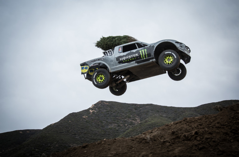 Video: Kyle LeDuc Dashes Through The Dirt For Christmas