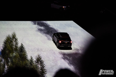 2020-ford-explorer-gets-400-horsepower-performance-st-version-2019-01-16_00-12-42_245514