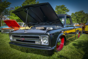 Doug Waldrup's C10 Is A Memphis Street Sweeper