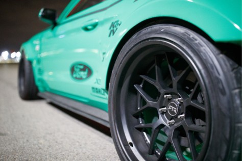 vaughn-gittin-jr-drifts-a-cloverleaf-in-a-900hp-mustang-rtr-2019-03-14_22-20-29_669705