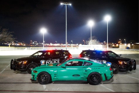 vaughn-gittin-jr-drifts-a-cloverleaf-in-a-900hp-mustang-rtr-2019-03-14_22-21-05_350871