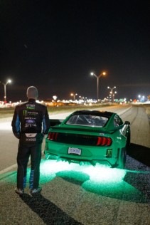 vaughn-gittin-jr-drifts-a-cloverleaf-in-a-900hp-mustang-rtr-2019-03-14_22-21-24_019194