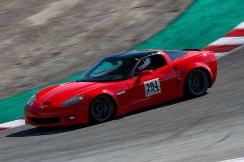 Video: Nervous C6 Grand Sport Hunts Down Tuned C5 at Willow Springs