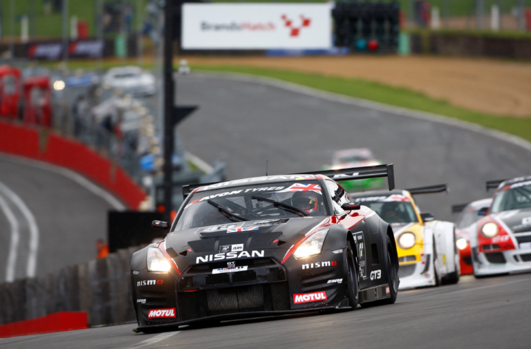 Video: Nissan GT-R Walks 12 Aston, BMW, Ferrari & Porsche GT3 Cars