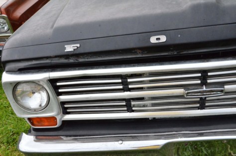 a-look-at-the-ford-market-place-at-the-tennessee-rod-run-2019-04-28_21-18-30_213587