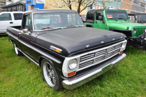 a-look-at-the-ford-market-place-at-the-tennessee-rod-run-2019-04-28_21-18-58_536230