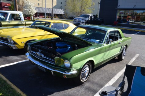 a-look-at-the-ford-market-place-at-the-tennessee-rod-run-2019-04-28_21-23-55_867620