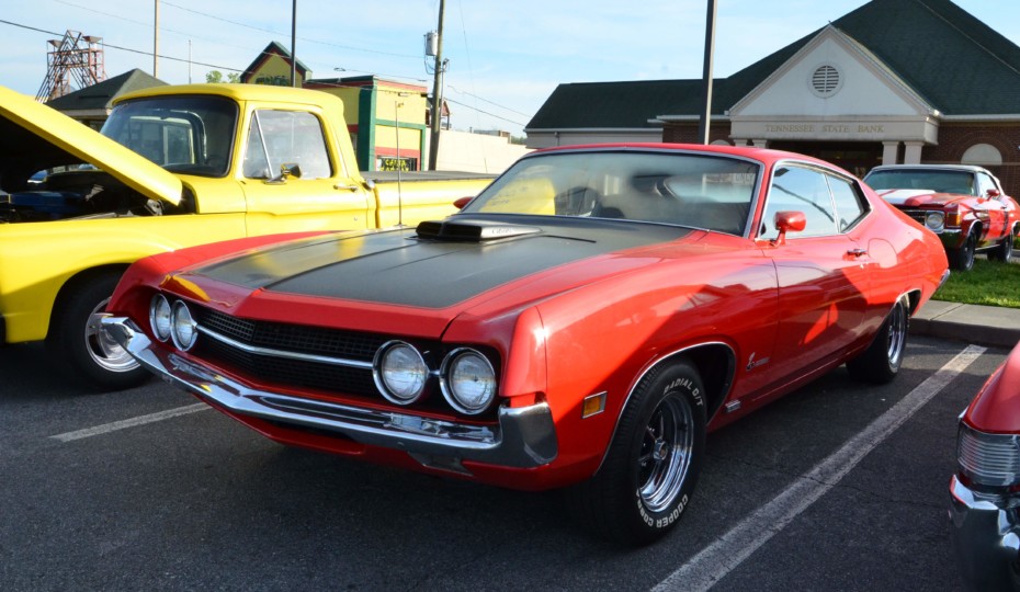 A Look At The Ford Market Place At The Tennessee Rod Run