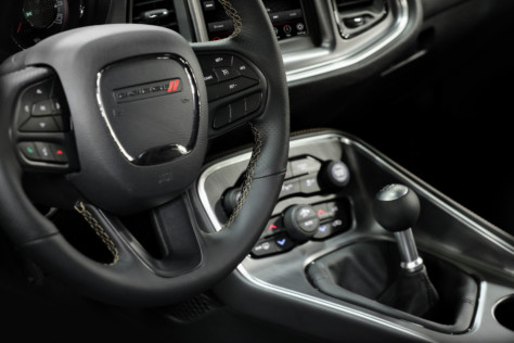 dodge-introduces-stars-stripes-edition-on-challenger-and-charger-2019-04-18_16-05-30_015353