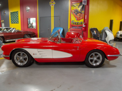 the-60s-told-by-two-different-corvettes-2019-05-16_16-31-26_216904