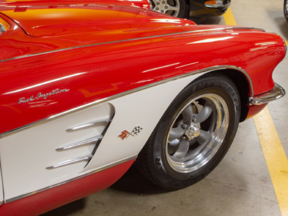 the-60s-told-by-two-different-corvettes-2019-05-16_16-31-36_191859