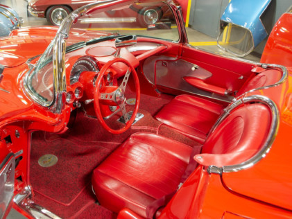 the-60s-told-by-two-different-corvettes-2019-05-16_16-32-13_198604