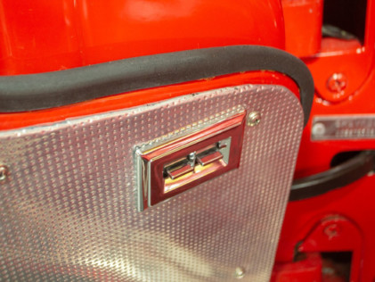the-60s-told-by-two-different-corvettes-2019-05-16_16-32-22_335587