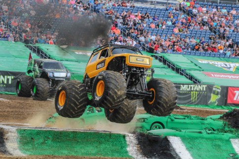 VIDEO: Diesel Brothers Airplane Jump Season Finale LIVE