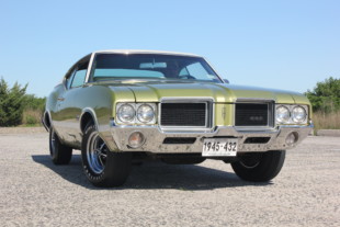 "4-Barrel, 4-Speed, 2-Wice Owned": Bob Murphy's '71 Olds 4-4-2