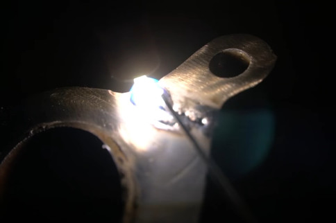 Video: Tips For Welding Cast Aluminum When Repairing Manifolds