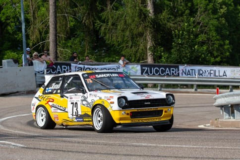 Video: Featherweight Toyota Starlet 4AGE Screams To 11,000 RPM