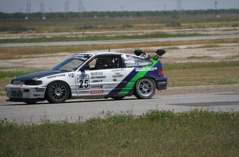 Video: Screaming Honda CRX Barely Avoids Oblivious Backmarker