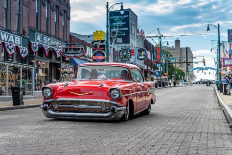 goodguys-hall-of-fame-road-tour-visits-the-home-of-the-blues-2019-09-30_15-13-53_965765