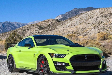 behind-the-drivers-seat-of-the-2020-shelby-gt500-with-americanmuscle-2019-10-30_02-46-58_664109