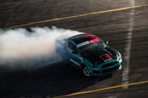 denofa-gittin-jr-and-pawlak-wrap-2019-formula-drift-season-at-irw-2019-10-23_17-25-47_320124