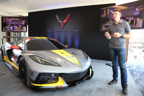 new-details-about-the-mid-engine-c8-r-corvette-race-car-2019-10-10_21-26-54_987485