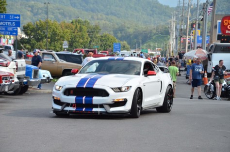 we-go-ford-bargain-shopping-rod-run-style-2019-10-16_00-19-11_091225