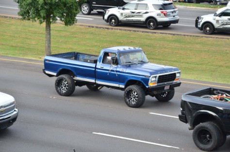 we-go-ford-bargain-shopping-rod-run-style-2019-10-16_00-20-14_935376
