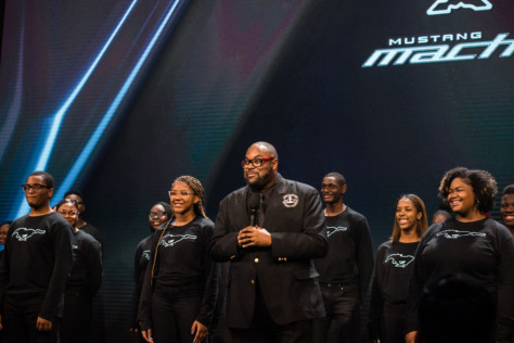 ford-introduces-the-mustang-mach-e-at-2019-la-auto-show-2019-11-18_21-41-52_068016