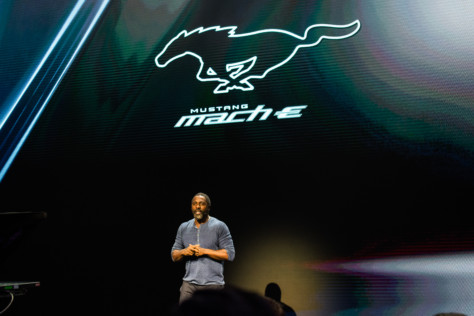 ford-introduces-the-mustang-mach-e-at-2019-la-auto-show-2019-11-18_21-42-16_719838