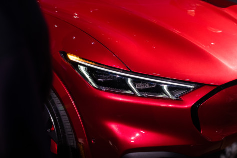 ford-introduces-the-mustang-mach-e-at-2019-la-auto-show-2019-11-18_21-44-23_781002