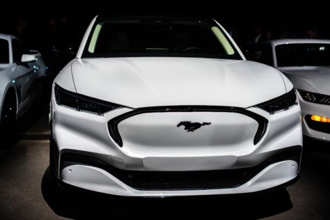 ford-introduces-the-mustang-mach-e-at-2019-la-auto-show-2019-11-18_21-45-20_829350