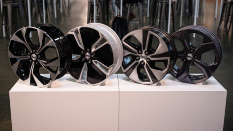 ford-introduces-the-mustang-mach-e-at-2019-la-auto-show-2019-11-18_21-47-01_932080